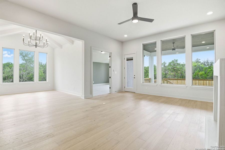Spacious, unfurnished interior of a new home in Kinder Ranch 70's, San Antonio (Image 12).