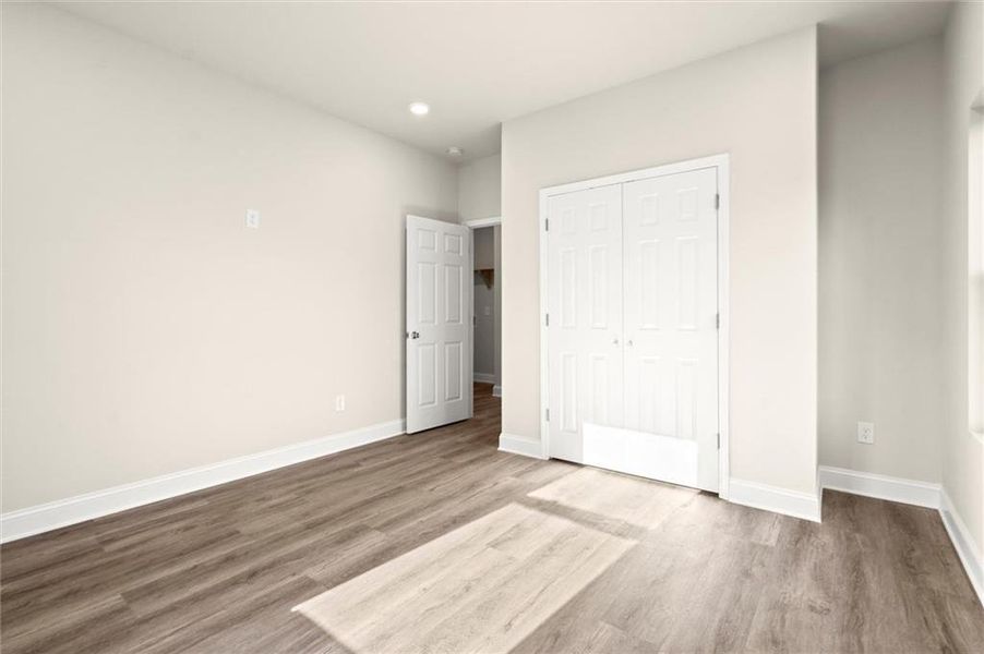 Spacious, unfurnished interior of a new home in , Gainesville (Image 14).