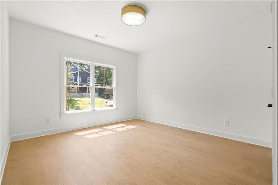 Spacious, unfurnished interior of a new home in , Atlanta (Image 36).