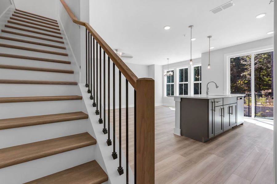 Spacious, unfurnished interior of a new home in Echo Park, Suwanee (Image 21).