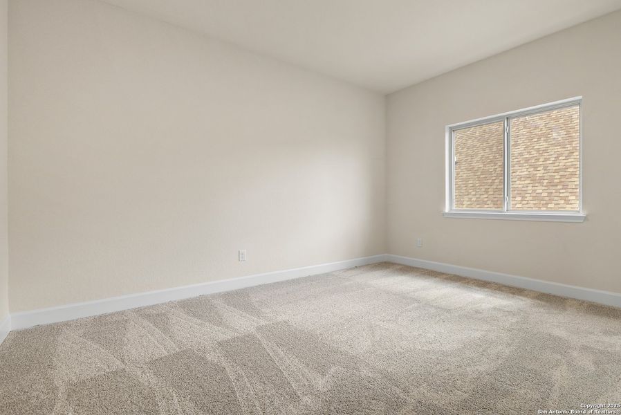Spacious, unfurnished interior of a new home in Ventana, Bulverde (Image 19).