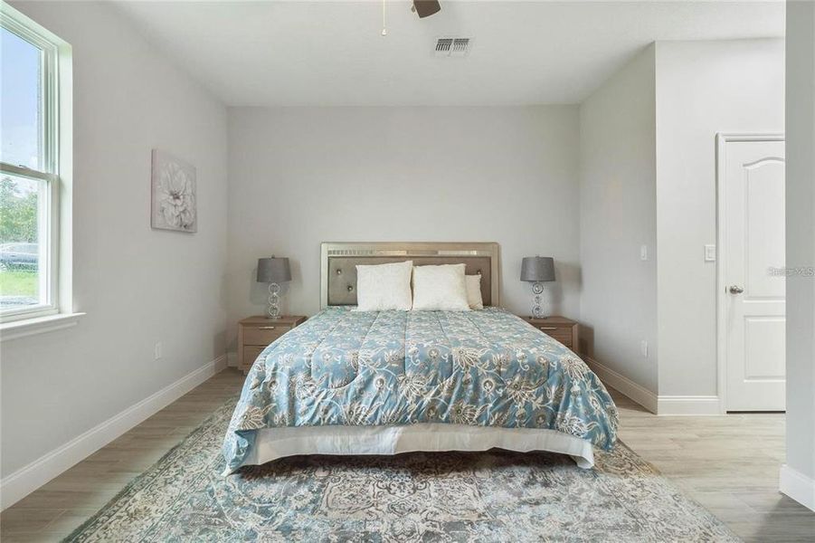 Furnished interior view inside a new home in , Kissimmee (Image 10).