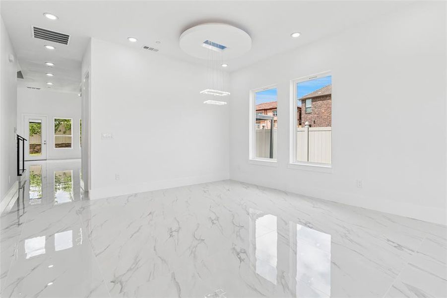 Spacious, unfurnished interior of a new home in , Irving (Image 22).