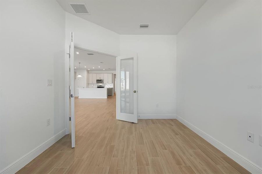 Spacious, unfurnished interior of a new home in Prairie Oaks, St. Cloud (Image 43).