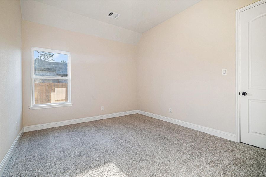 Spacious, unfurnished interior of a new home in Deer Pines, Conroe (Image 24). Spacious, unfurnished interior of a new home in Deer Pines, Conroe (Image 24).
