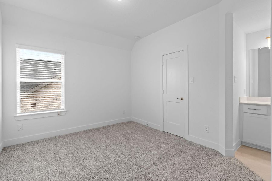 Spacious, unfurnished interior of a new home in Attwater, Waller (Image 34).