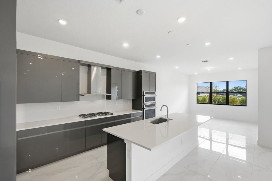 34-print-10140-royal-ascot-avenue