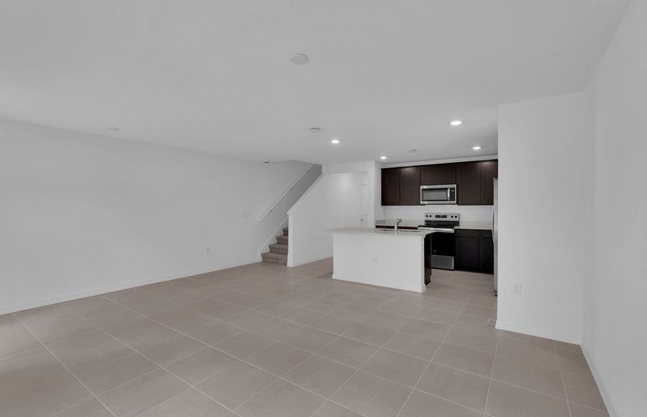 Spacious, unfurnished interior of a new home in Normandy Pines, Jacksonville (Image 12).