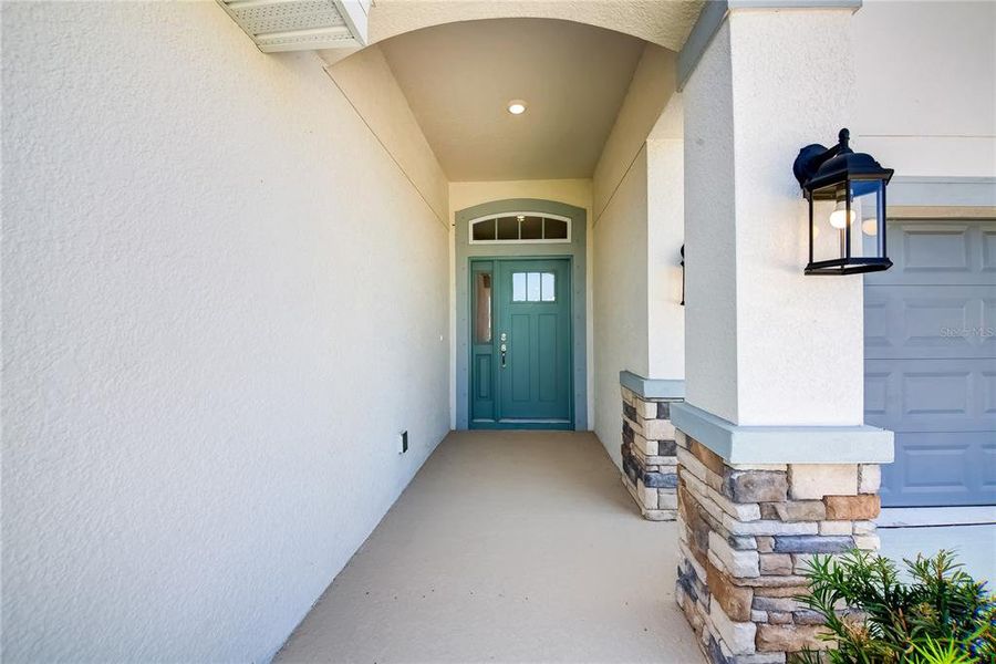 Spacious, unfurnished interior of a new home in Aviary at Rutland Ranch, Parrish (Image 10).