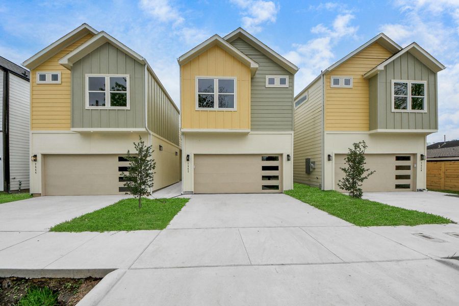 Front exterior of a new home in , Houston, TX, highlighting curb appeal (Image 1). Front exterior of a new home in , Houston, TX, highlighting curb appeal (Image 1).