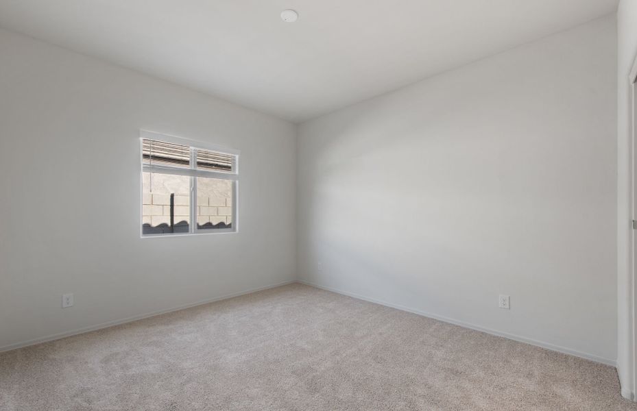 Spacious, unfurnished interior of a new home in Copper Falls, Buckeye (Image 18).