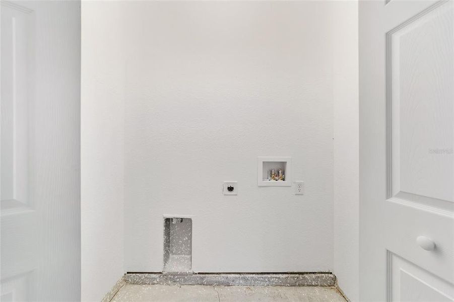 Spacious, unfurnished interior of a new home in , Ocala (Image 22).