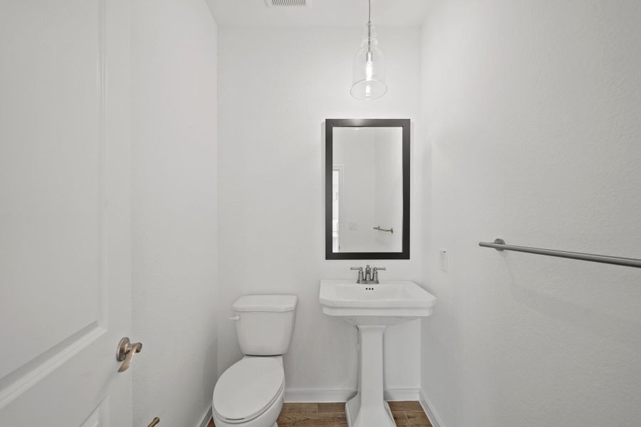 Half bath (*Photo not of actual home and used for illustration purposes only.) Half bath (*Photo not of actual home and used for illustration purposes only.)