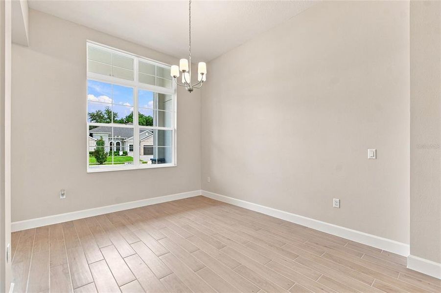 Spacious, unfurnished interior of a new home in Willow Run, Apopka (Image 37).