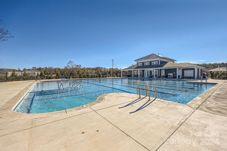 Beautiful pool and Clubhouse