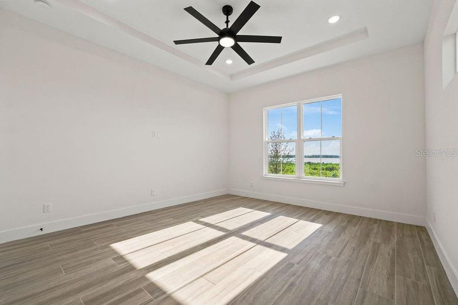 Spacious, unfurnished interior of a new home in , Lake Alfred (Image 28).