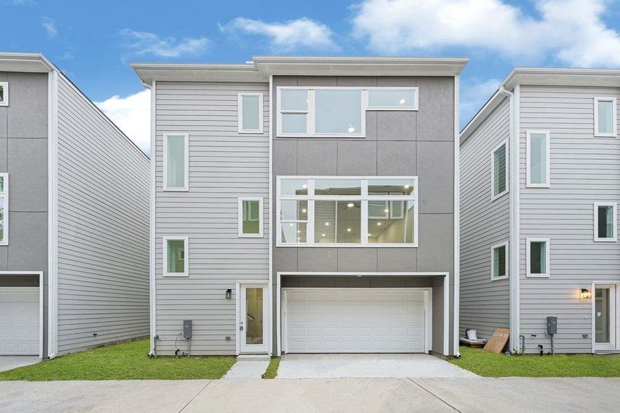 Front exterior of a new home in , Houston, TX, highlighting curb appeal (Image 1). Front exterior of a new home in , Houston, TX, highlighting curb appeal (Image 1).