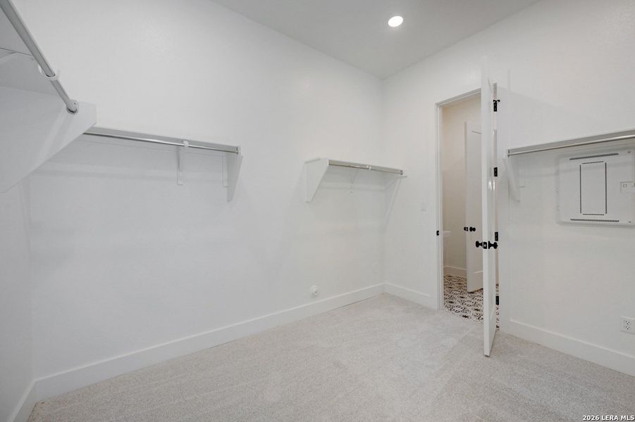 Spacious, unfurnished interior of a new home in La Cima, San Marcos (Image 29).