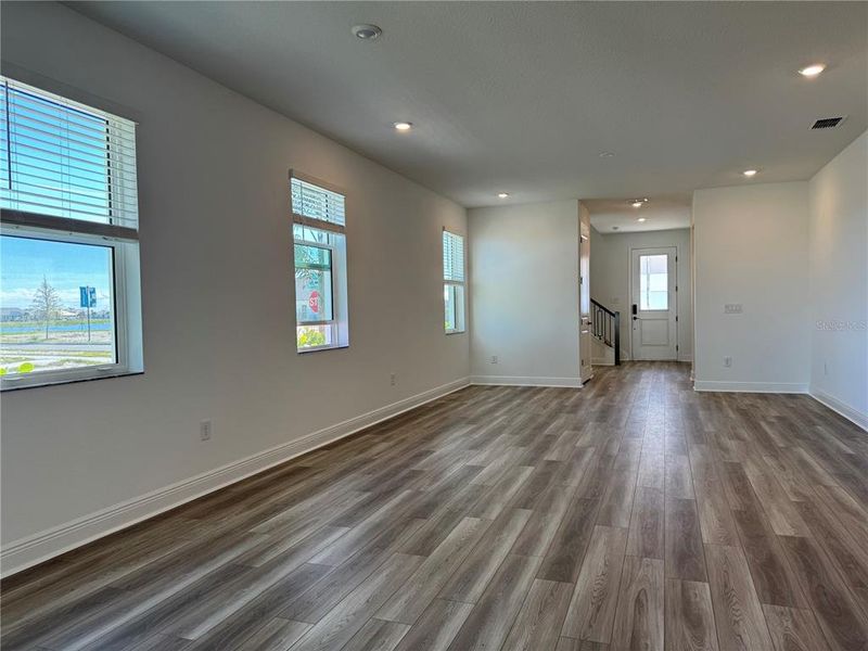 Spacious, unfurnished interior of a new home in SeaFlower, Bradenton (Image 13).
