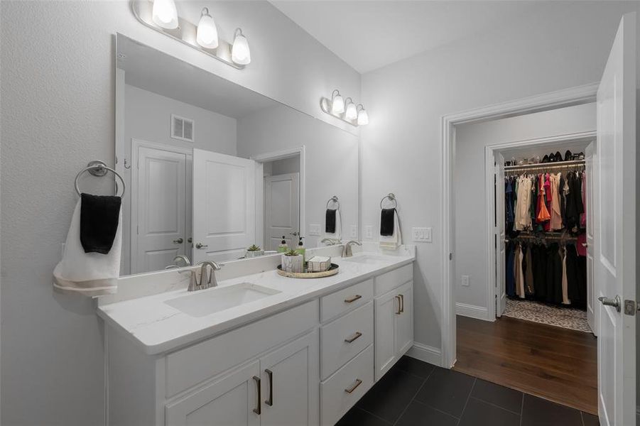 Furnished interior view inside a new home in , Allen (Image 18).