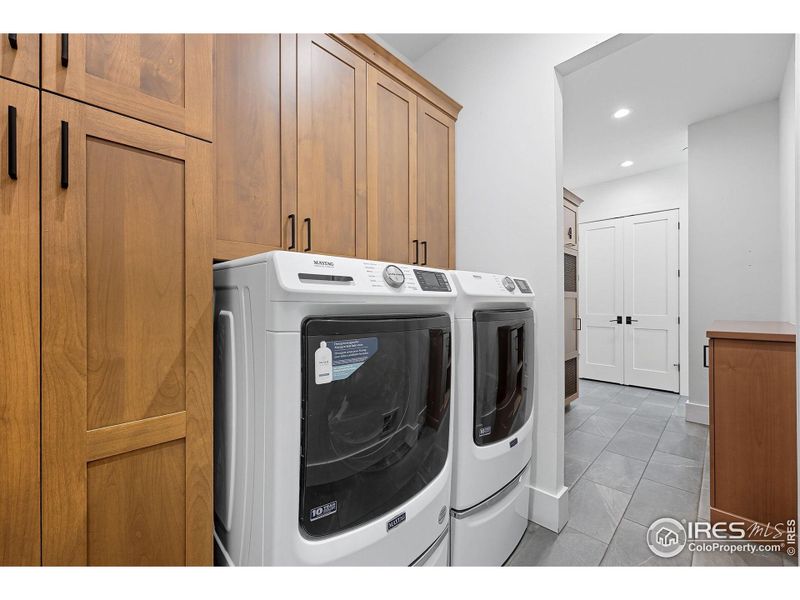 Furnished interior view inside a new home in , Longmont (Image 6).