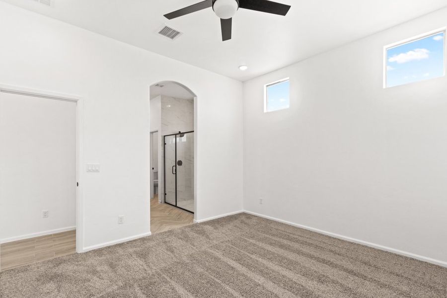Spacious, unfurnished interior of a new home in Paseo Del Este Unit 9, El Paso (Image 33). Spacious, unfurnished interior of a new home in Paseo Del Este Unit 9, El Paso (Image 33).