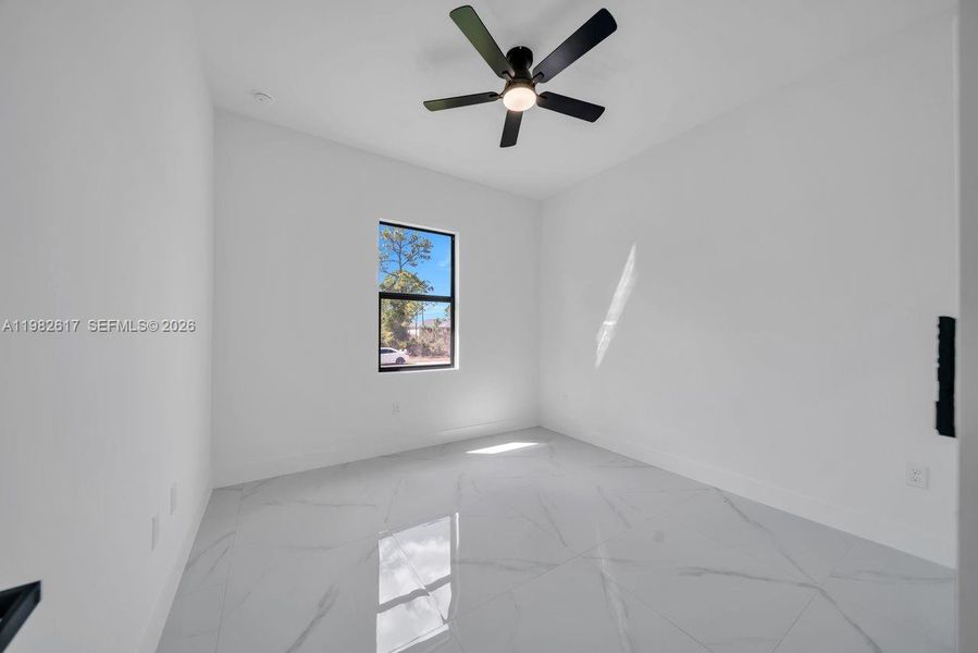 Spacious, unfurnished interior of a new home in , Lehigh Acres (Image 23).
