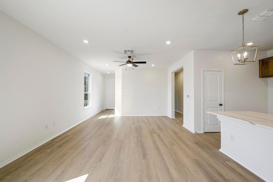 Spacious, unfurnished interior of a new home in Creekside at Estancia, Austin (Image 15).