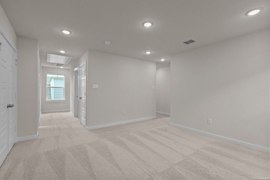 Spacious, unfurnished interior of a new home in Senna, Leon Valley (Image 29). Spacious, unfurnished interior of a new home in Senna, Leon Valley (Image 29).