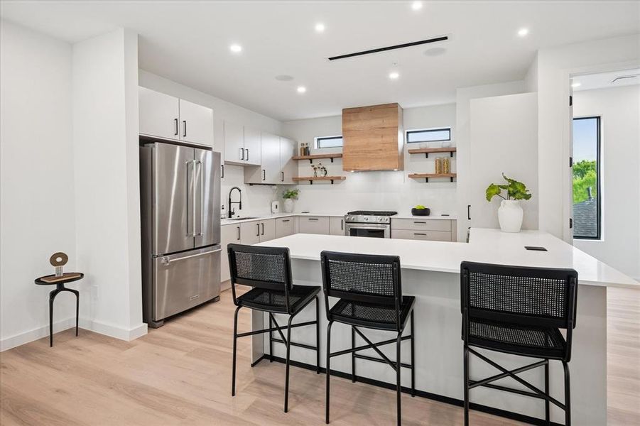 Furnished interior view inside a new home in , Dallas (Image 7).