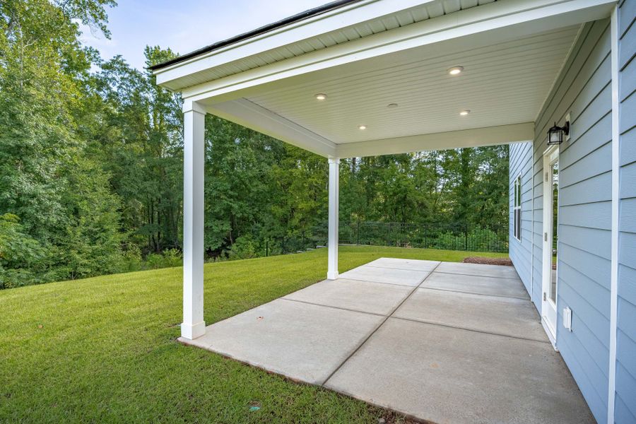 Exterior details and patio area of a home in Carriage Estates, Lexington (Image 21).