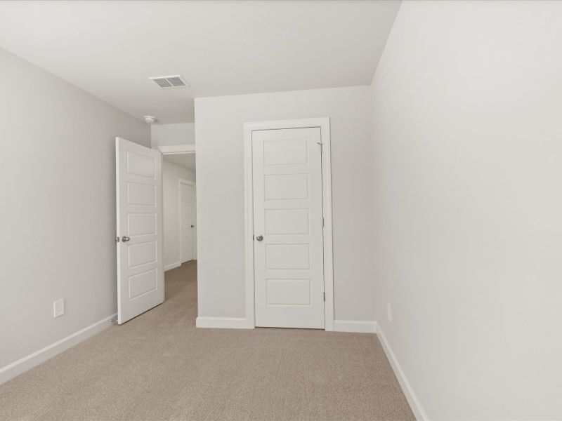 Spacious, unfurnished interior of a new home in Avalon Townes, Lyman (Image 15).