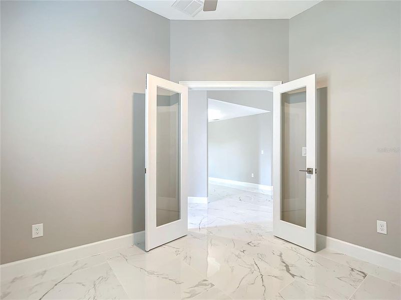 Spacious, unfurnished interior of a new home in , Port Charlotte (Image 29).