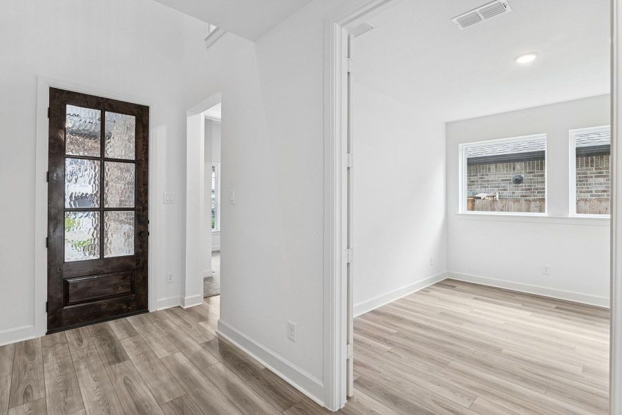 Spacious, unfurnished interior of a new home in Riceland 50’ Front Load Homesites, Mont Belvieu (Image 28). Spacious, unfurnished interior of a new home in Riceland 50’ Front Load Homesites, Mont Belvieu (Image 28).