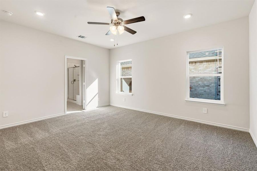 Spacious, unfurnished interior of a new home in The Preserve at Forum, Grand Prairie (Image 8).