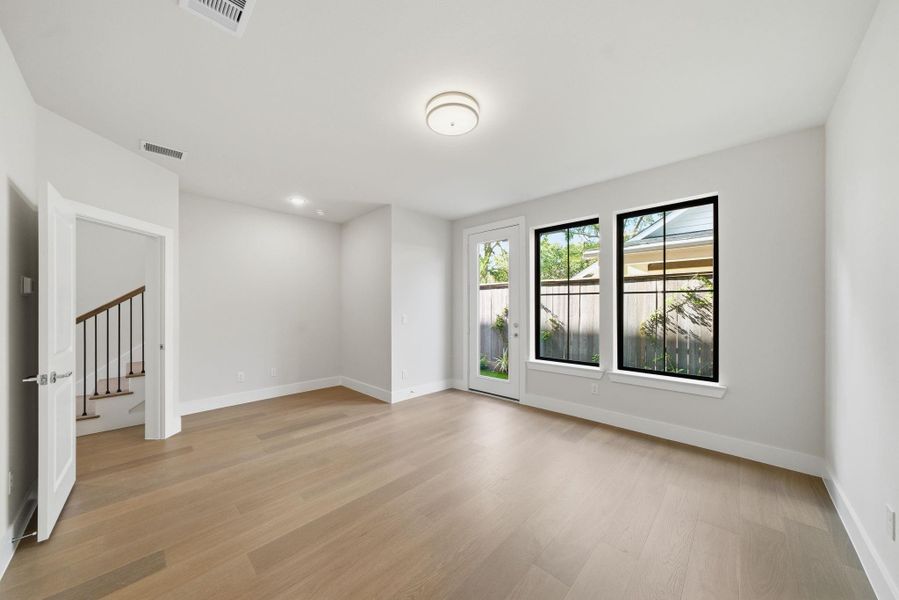 Spacious, unfurnished interior of a new home in Spring Valley Creek, Houston (Image 14).