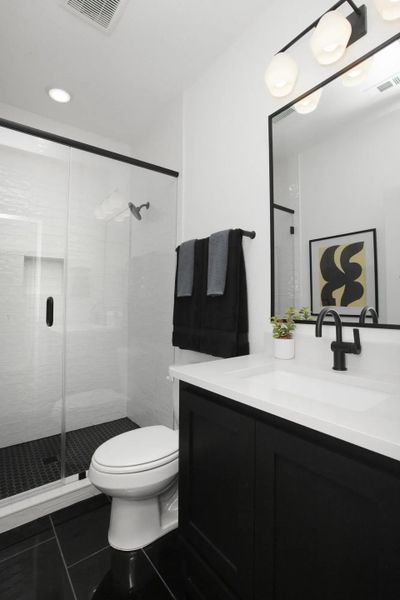 Grantley Full Bathroom