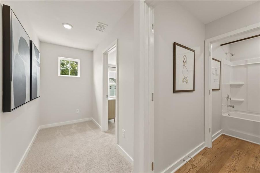 Spacious, unfurnished interior of a new home in Oak Grove Glen, Snellville (Image 19).
