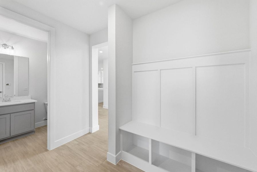 Spacious, unfurnished interior of a new home in The Colony, Bastrop (Image 28).