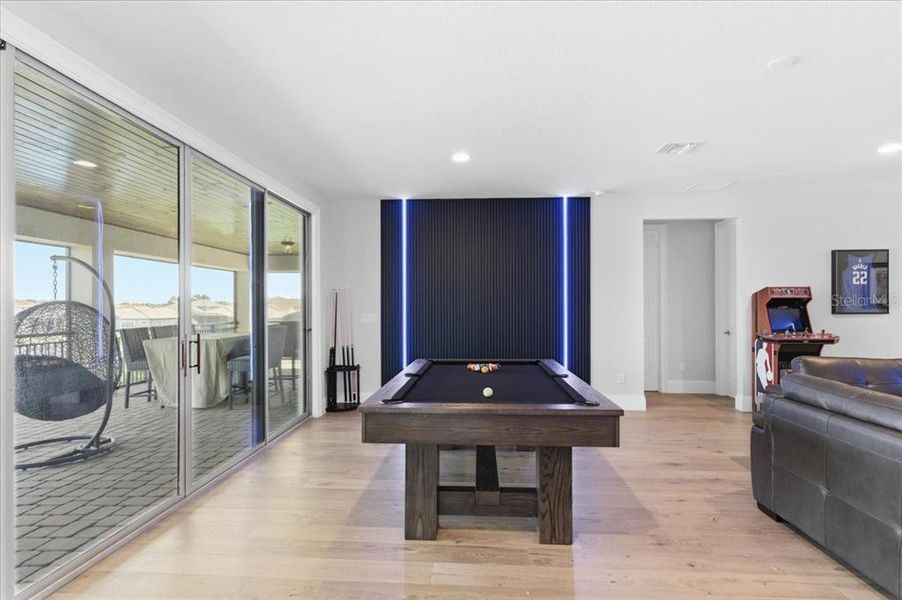 Furnished interior view inside a new home in , Orlando (Image 33).
