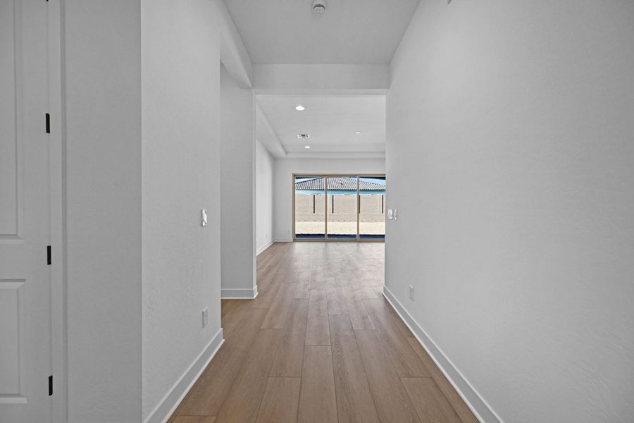 Spacious, unfurnished interior of a new home in Aloravita South, Peoria (Image 23).