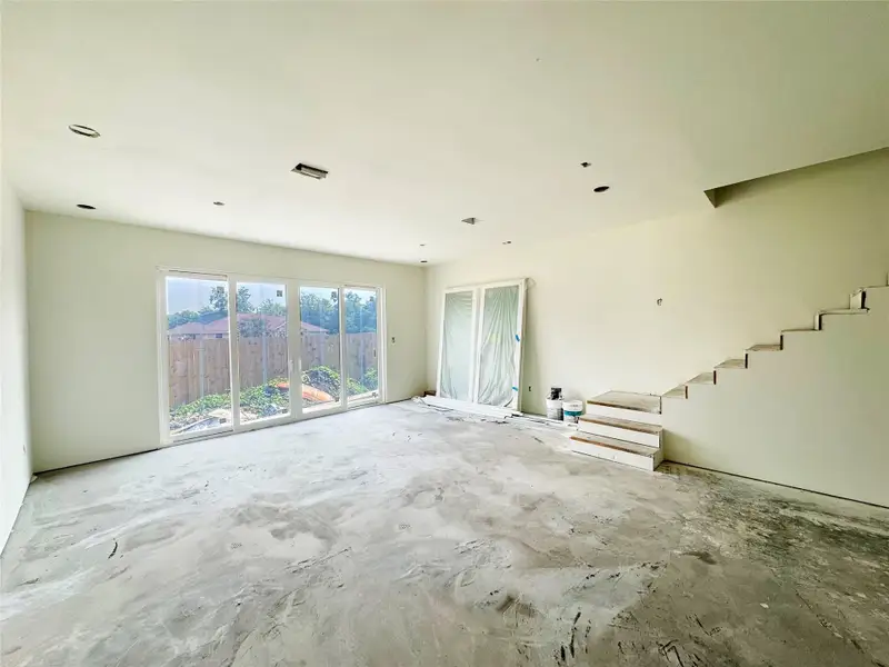 Spacious, unfurnished interior of a new home in , Houston (Image 12).