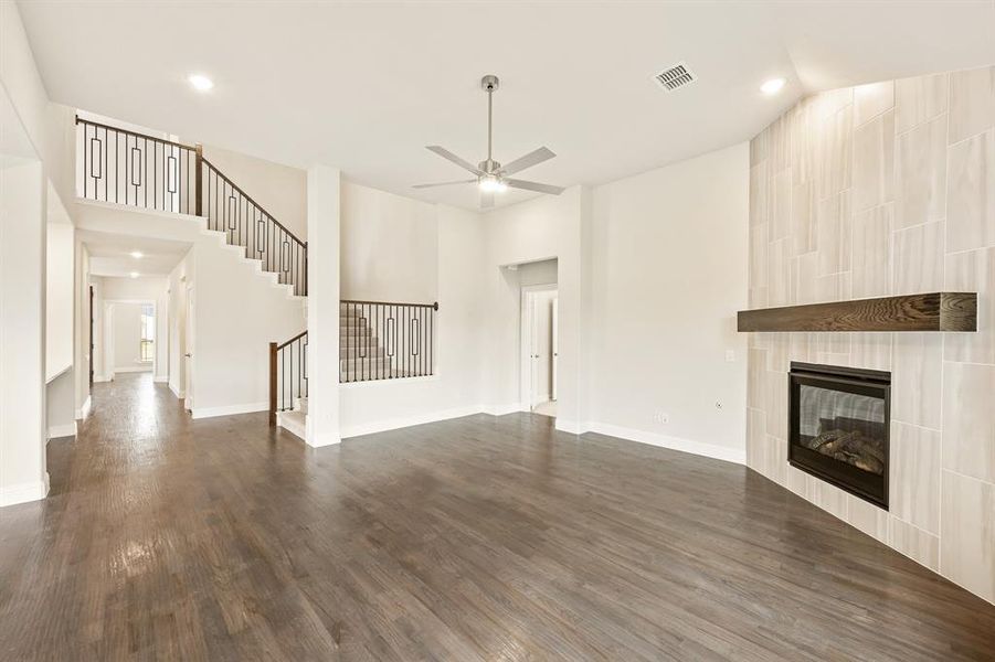 Spacious, unfurnished interior of a new home in Triple Diamond Ranch, Mansfield (Image 31).