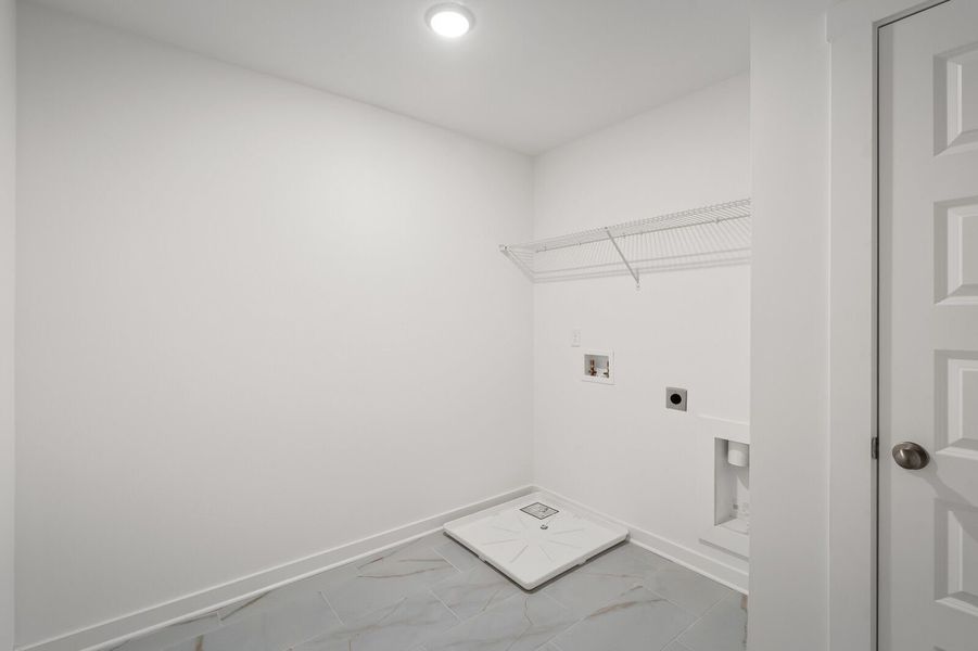 Spacious, unfurnished interior of a new home in Calista Farms, White House (Image 52).