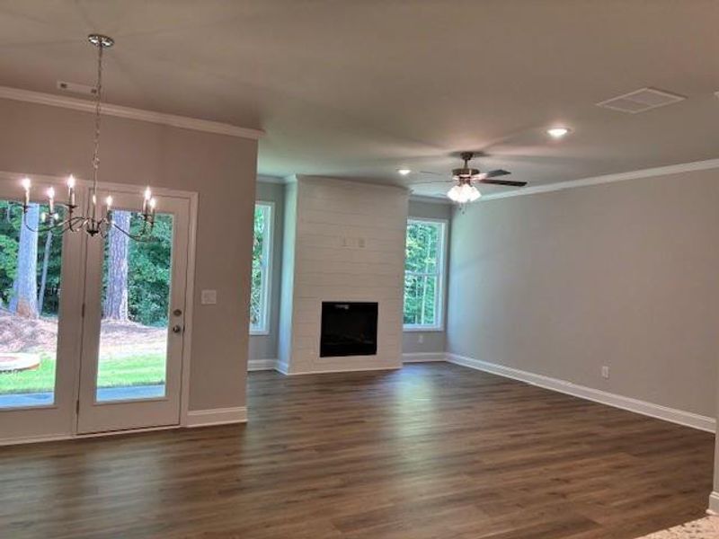 Spacious, unfurnished interior of a new home in Riversong, Duluth (Image 9).