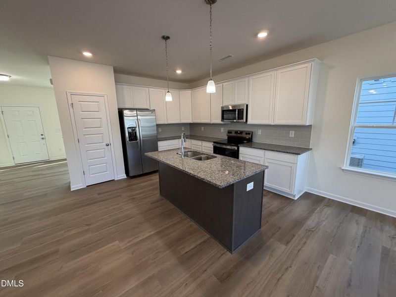 04_beyc69e018f408a10