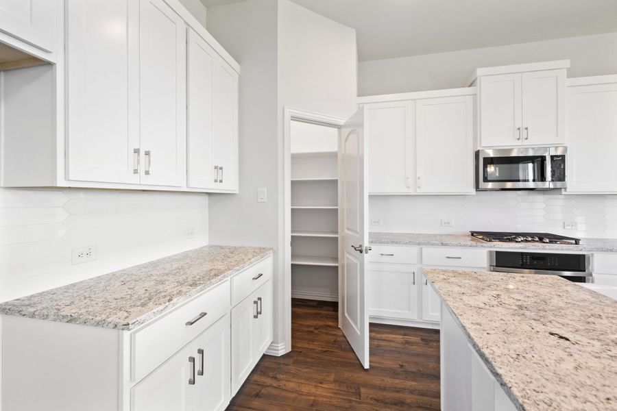 Furnished interior view inside a new home in Elevon, Lavon (Image 8).