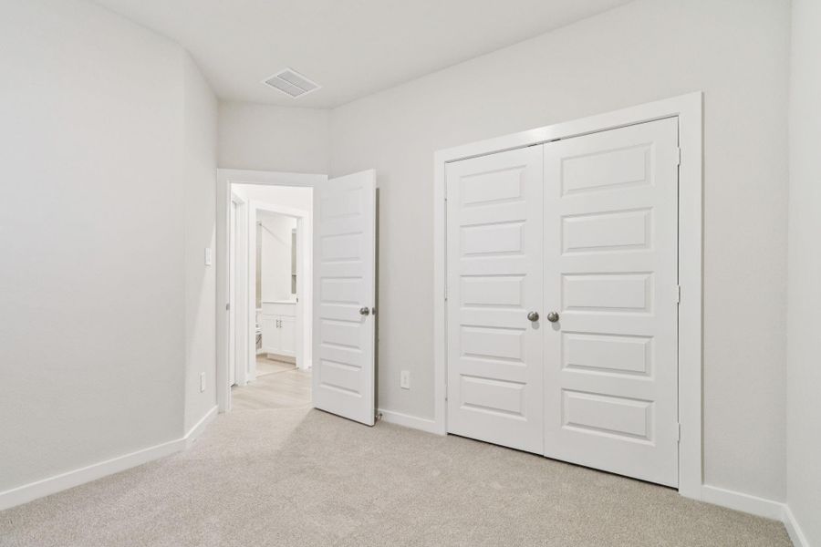 Photo is not of the actual home, but is an inspirational photo of builder’s model home and may depict options, furnishings, and/or decorator features that are not included Photo is not of the actual home, but is an inspirational photo of builder’s model home and may depict options, furnishings, and/or decorator features that are not included