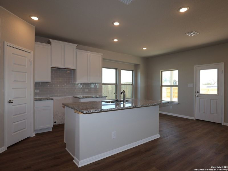 Furnished interior view inside a new home in Cinco Lakes, San Antonio (Image 7).