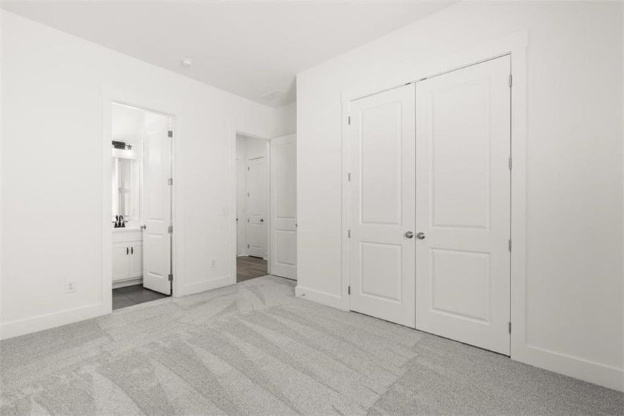 Spacious, unfurnished interior of a new home in Traditions of Braselton, Jefferson (Image 35).